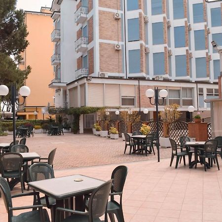 Hotel Zeus Cervia Exterior foto
