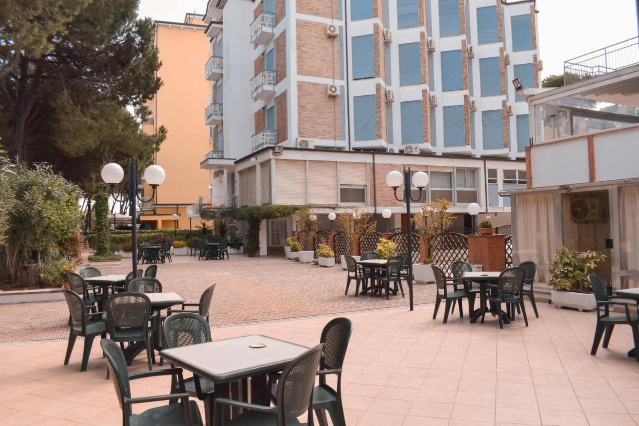 Hotel Zeus Cervia Exterior foto