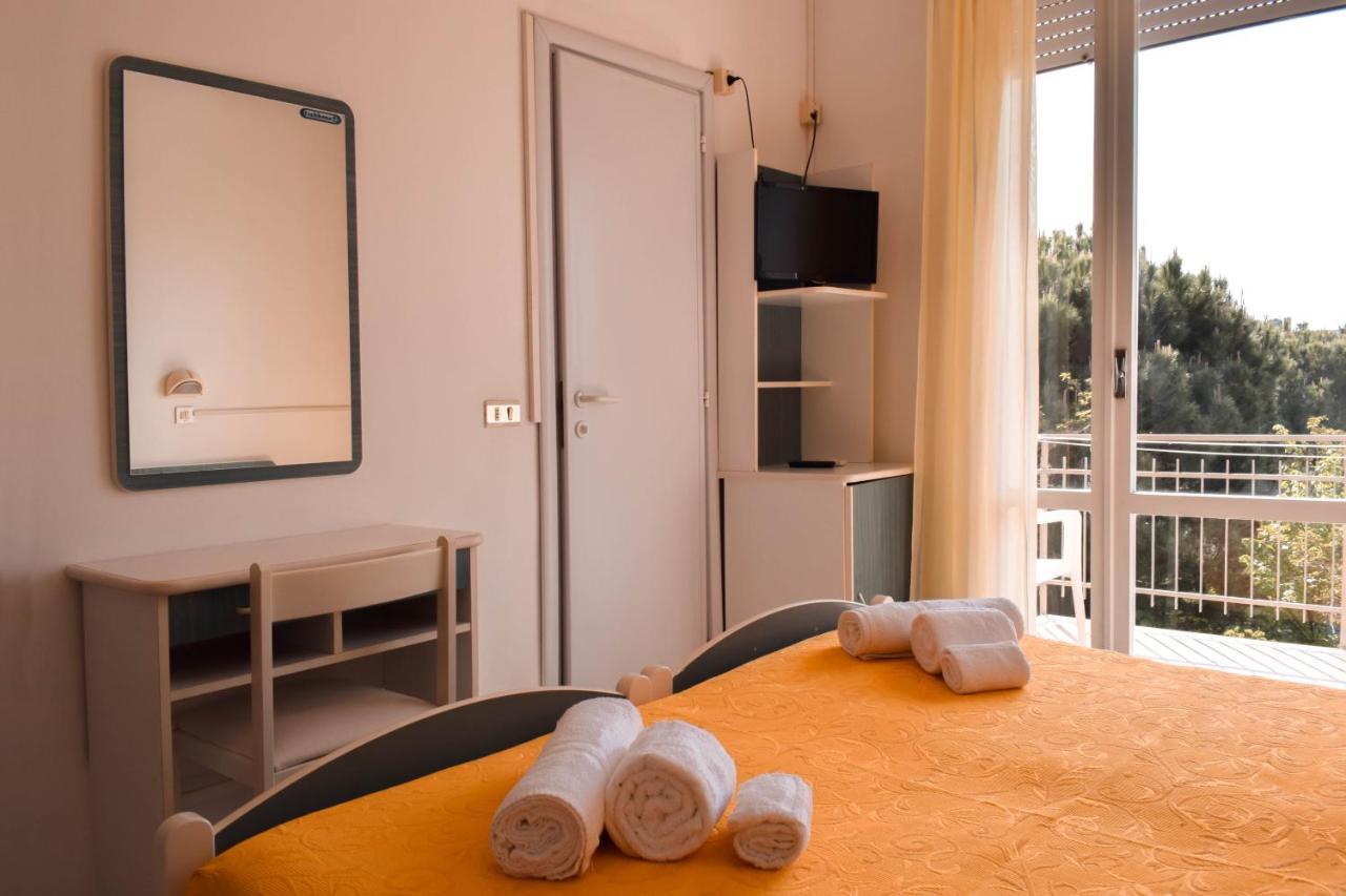 Hotel Zeus Cervia Exterior foto