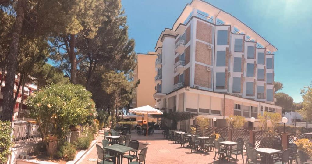 Hotel Zeus Cervia Exterior foto